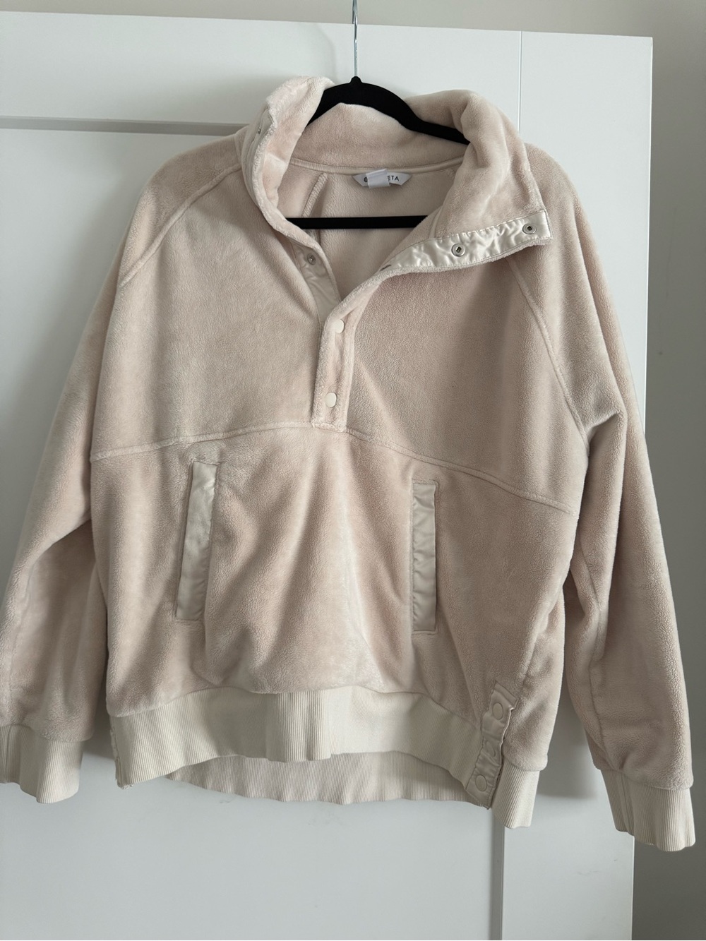 Athleta Women's Cream Plush Pullover Sweater